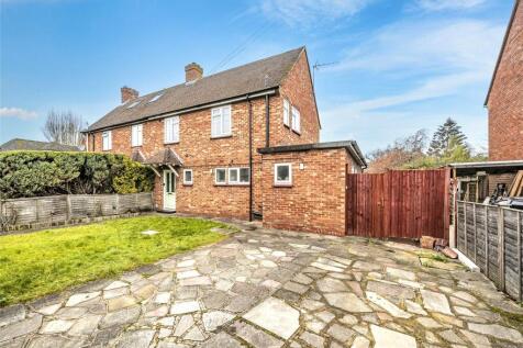 Mount Pleasant, West Horsley, Surrey... 3 bed semi