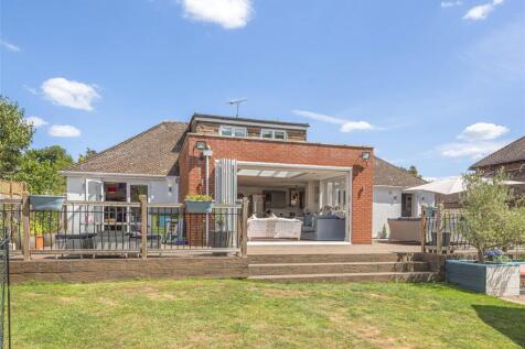 Kevan Drive, Send, Surrey, GU23 5 bed detached house for sale