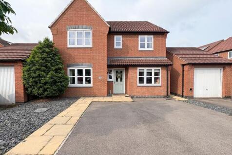 4 bedroom detached house for sale