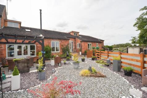 2 bedroom barn conversion for sale