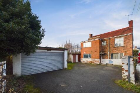 Holt Road, Wrexham, LL13 4 bed detached house for sale