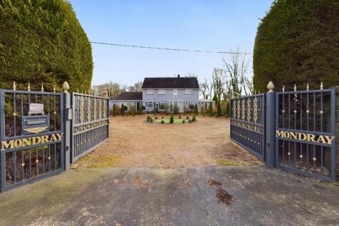 Wrexham Road, Pentre Bychan, LL14 6 bed detached house for sale