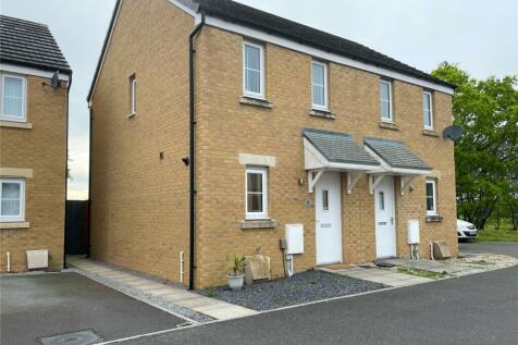 2 bedroom semi-detached house for sale