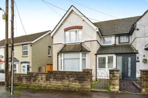 2 bedroom semi-detached house for sale