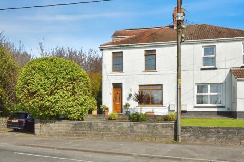 4 bedroom semi-detached house for sale