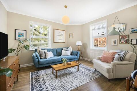 Elm Grove, Brighton, East Sussex, BN2 3 bed maisonette for sale