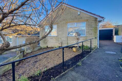 Oakwell Avenue, Batley 2 bed detached bungalow for sale