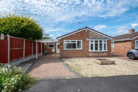 2 bedroom detached bungalow for sale