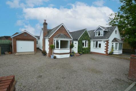 4 bedroom detached bungalow for sale