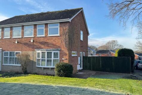 76 Tudor Road, Shrewsbury, SY2 6TA 3 bed semi