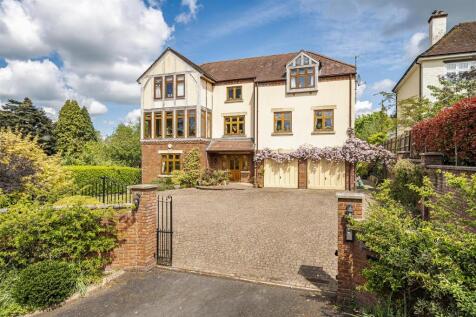 5 bedroom detached house for sale
