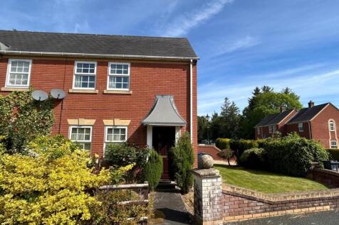 Park Avenue, Kerry, Newtown 2 bed end of terrace house for sale