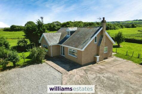 4 bedroom detached bungalow for sale