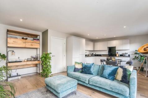 Royal Crescent Road, Southampton, Hants 2 bed apartment for sale
