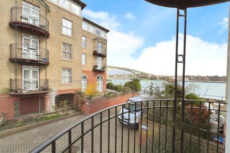 Andes Close, Southampton, . 2 bed apartment for sale