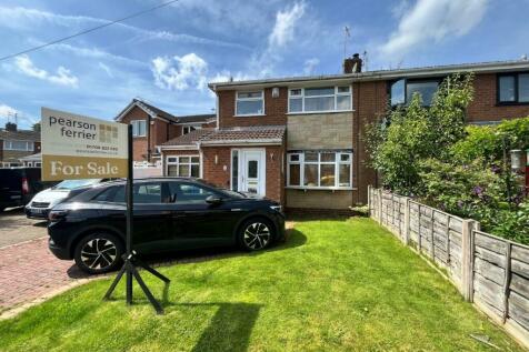 3 bedroom semi-detached house for sale