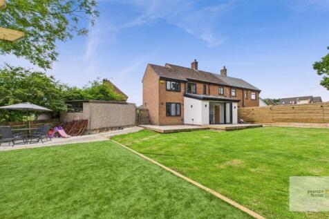 4 bedroom semi-detached house for sale