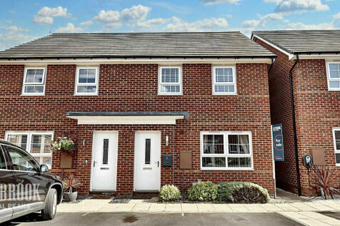 3 bedroom semi-detached house for sale