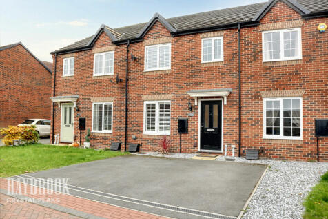 Hewer Court, Halfway 3 bed townhouse for sale