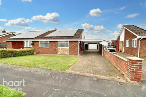 2 bedroom semi-detached bungalow for sale
