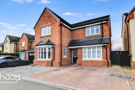 Heatherfields Crescent, Rossington... 4 bed detached house for sale