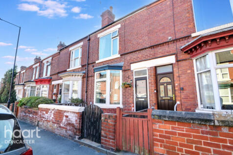 Lockwood Road, Doncaster 3 bed terraced house for sale