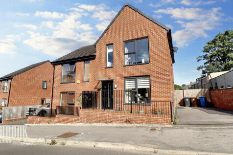 2 bedroom semi-detached house for sale