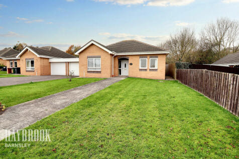 Pine Close, Hoyland 2 bed link detached house for sale