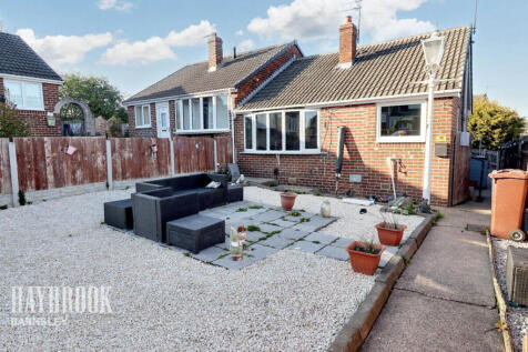 3 bedroom semi-detached bungalow for sale