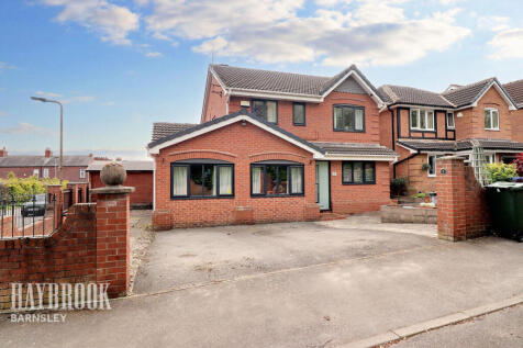 Highfield Court, Wombwell 4 bed detached house for sale