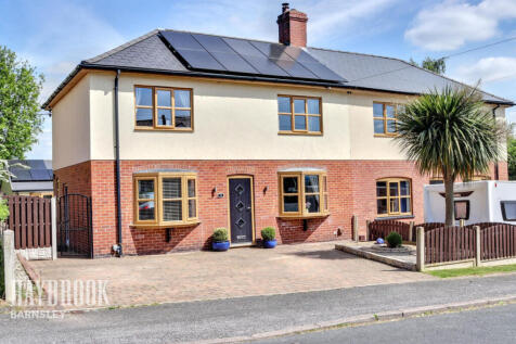 3 bedroom semi-detached house for sale