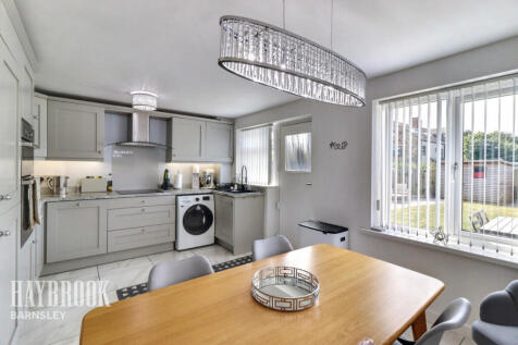 2 bedroom town house for sale