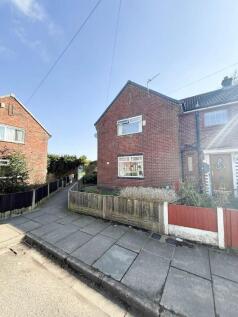 Shakespeare Avenue, Manchester M26 2 bed mews for sale