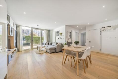 Royal Crest Avenue London E16 2 bed flat for sale