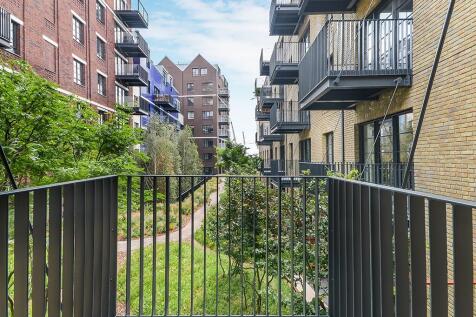 Orchard Place London E14 2 bed flat for sale