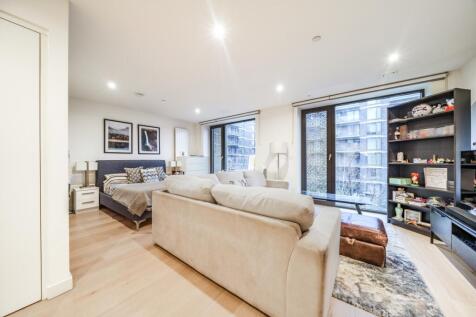 Studio flat for sale