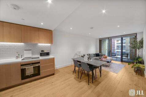 Prince of Wales Drive London SW11 1 bed apartment for sale