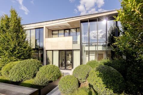 3 bedroom flat for sale