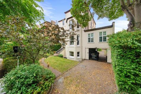 Ringwood Court, Kidbrooke Grove, SE3 2 bed apartment for sale