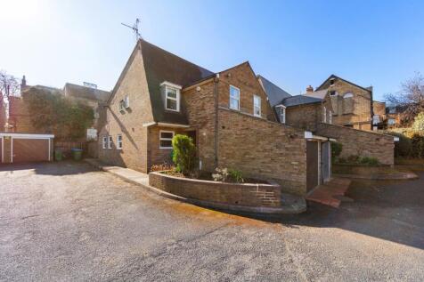 Thalia Close Greenwich SE10 4 bed terraced house for sale