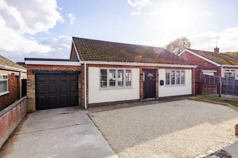 2 bedroom detached bungalow for sale