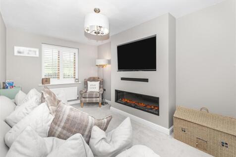 4 bedroom terraced house for sale