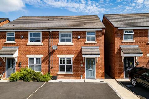 3 bedroom semi-detached house for sale