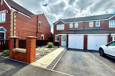 3 bedroom semi-detached house for sale