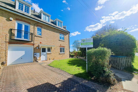 4 bedroom town house for sale
