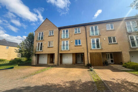 5 bedroom terraced house for sale