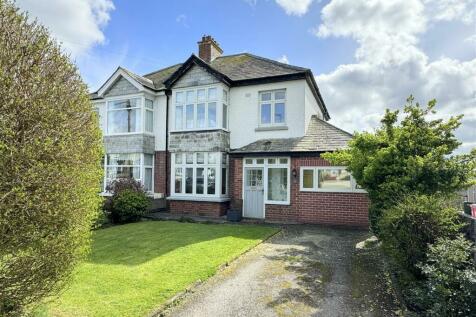 4 bedroom semi-detached house for sale