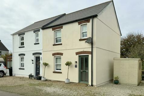 2 bedroom semi-detached house for sale