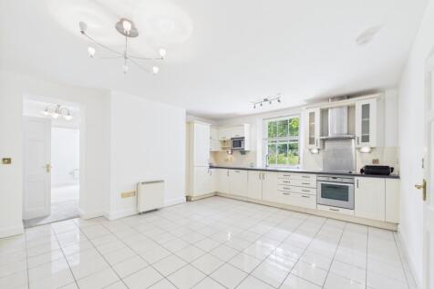 Benton House, Harefield Grove... 2 bed apartment for sale