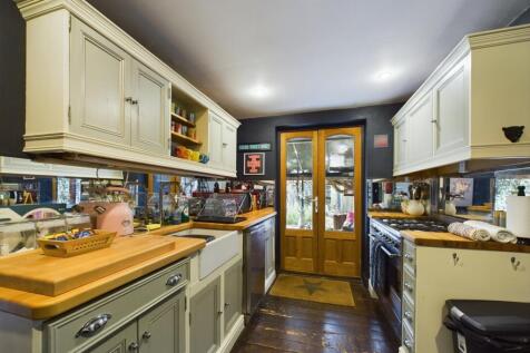 Wellesley Road, Cheltenham... 3 bed detached house for sale